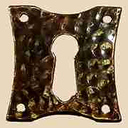 HAMMERED ANTIQUE BRASS MISSION STYLE KEYHOLE COVER AB-0220